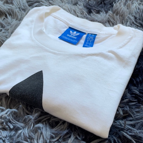 Adidas Tee - Picture 4 of 4